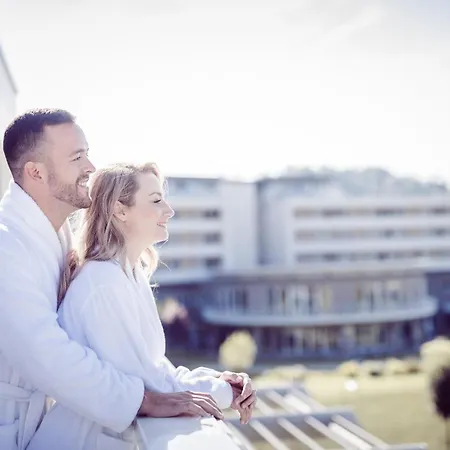 Und Therme Nova فندق 4*