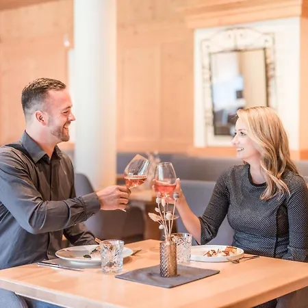 فندق Und Therme Nova 4*