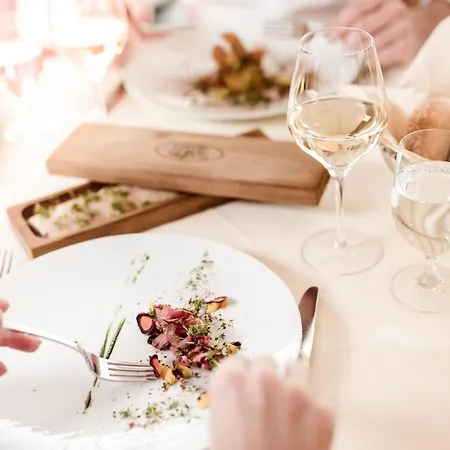 Hotel Und Therme Nova 4*