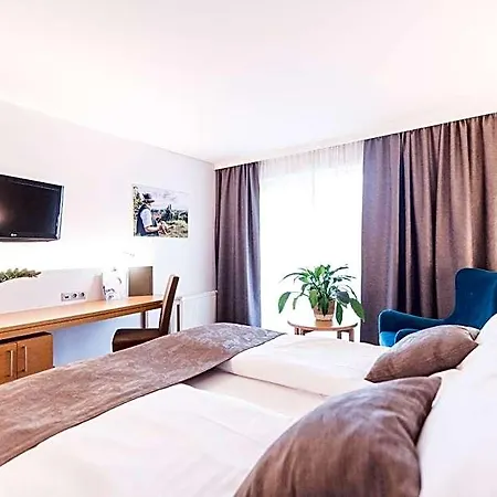 Und Therme Nova 호텔