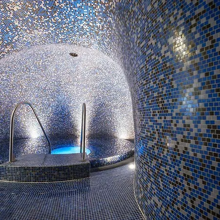 Und Therme Nova 4*